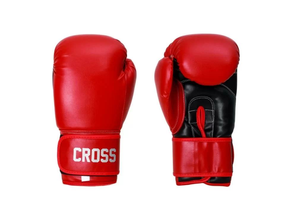 Реальное фото Перчатки боксерские Cross (кожа) соревновательные красные от магазина СпортСЕ